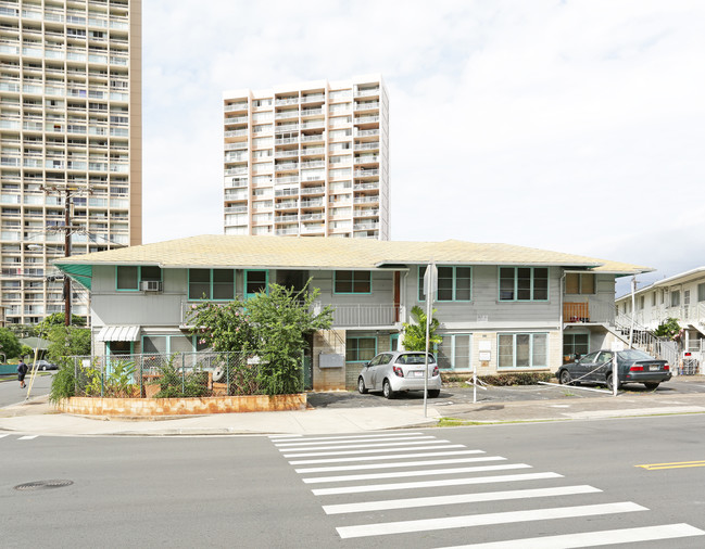 556 Kamoku St in Honolulu, HI - Building Photo - Building Photo