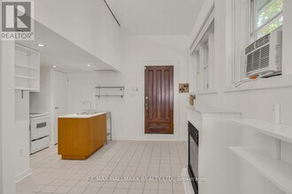 321 Palmerston Blvd in Toronto, ON - Building Photo - Building Photo