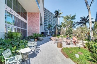 1500 Bay Rd, Unit N-1403 in Miami Beach, FL - Building Photo - Building Photo