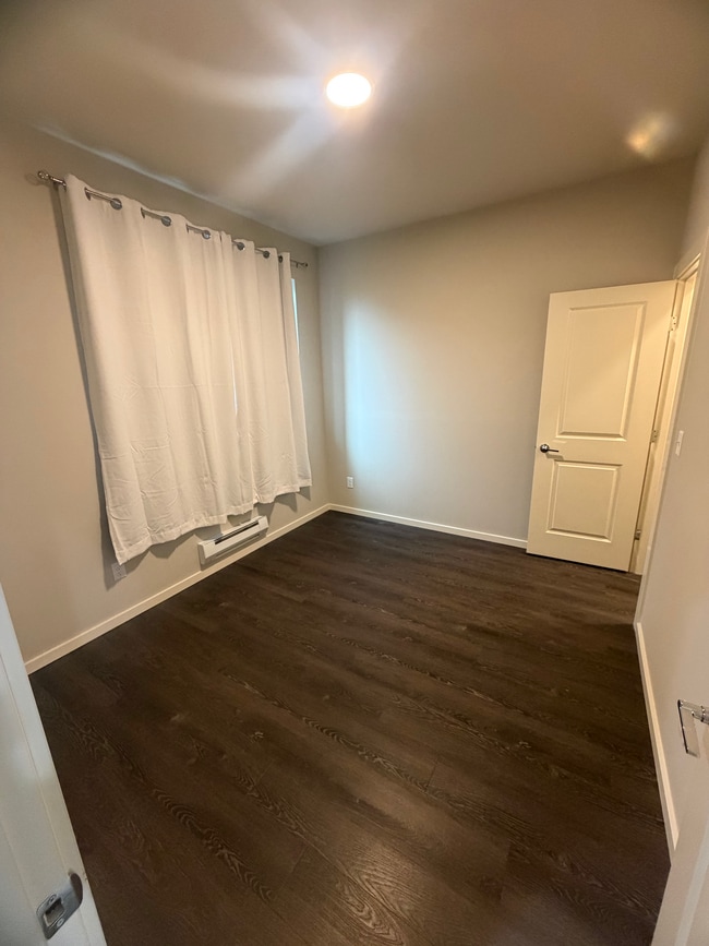 1049 SW 99th Pl in Seattle, WA - Foto de edificio - Building Photo