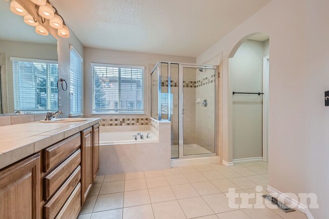 5400 Cloverbrook Cir in Littleton, CO - Building Photo - Building Photo