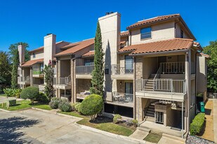 ParkSide at Cedar Springs in Dallas, TX - Building Photo