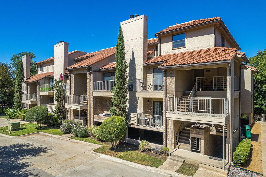 ParkSide at Cedar Springs in Dallas, TX - Building Photo