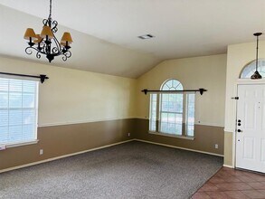 8102 Lerwick Ln in Round Rock, TX - Building Photo - Building Photo