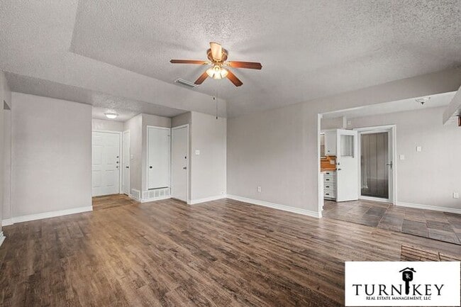 property at 913 Springhill Dr