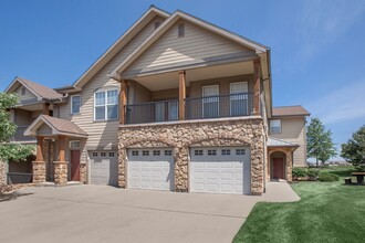 Stonepost Ranch Apartment Homes in Overland Park, KS - Foto de edificio - Building Photo