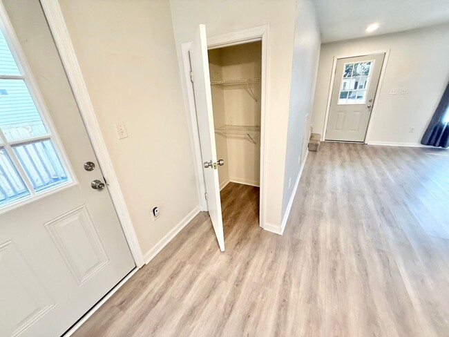 8018 W Glen Rd in Norfolk, VA - Building Photo - Building Photo