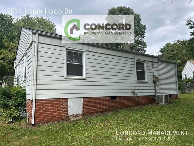 2803 Robin Hood Dr in Greensboro, NC - Building Photo - Building Photo