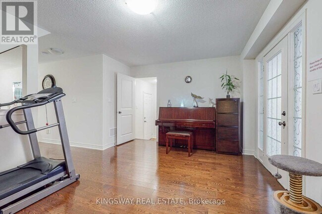 14 McDevitt Ln in Caledon, ON - Building Photo - Building Photo