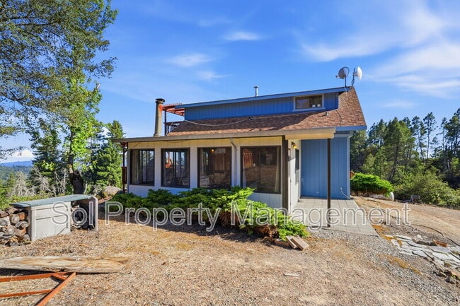 property at 1005 Summit Rd