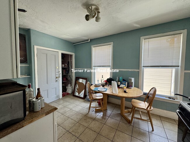 24 Pratt St, Unit 2