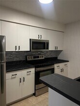 15241 SW 80th St in Miami, FL - Building Photo - Building Photo