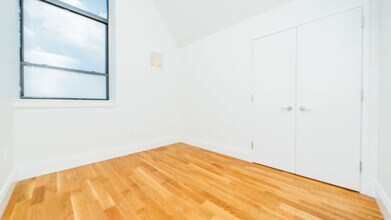 18 Monitor St in Brooklyn, NY - Foto de edificio - Building Photo