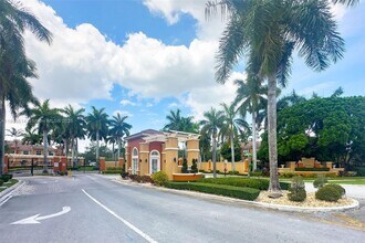 2741 SW 120th Ter in Miramar, FL - Building Photo - Building Photo