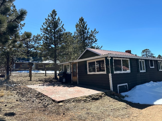 1001 Riverside Dr in Estes Park, CO - Building Photo - Building Photo