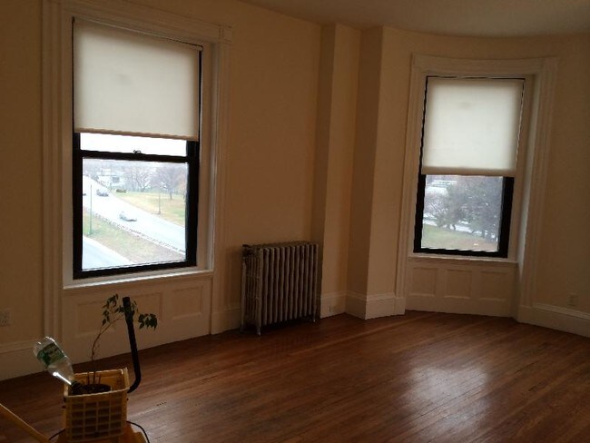 504 Beacon St photo'