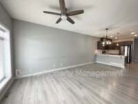 4068 Chappelle Green SW in Edmonton, AB - Building Photo - Building Photo