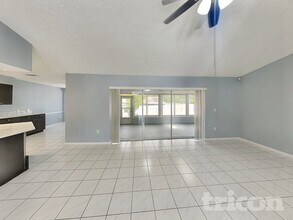 7028 Covewood Dr in Spring Hill, FL - Foto de edificio - Building Photo