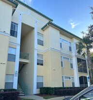 8818 Dunes Ct in Kissimmee, FL - Building Photo