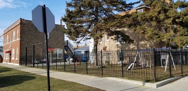 2656 S Kolin Ave, Unit 1R in Chicago, IL - Building Photo - Building Photo