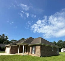 354 Race Track Rd in New Hope, AL - Building Photo