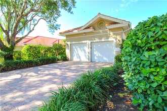 152 Napa Ridge Way in Naples, FL - Building Photo - Building Photo