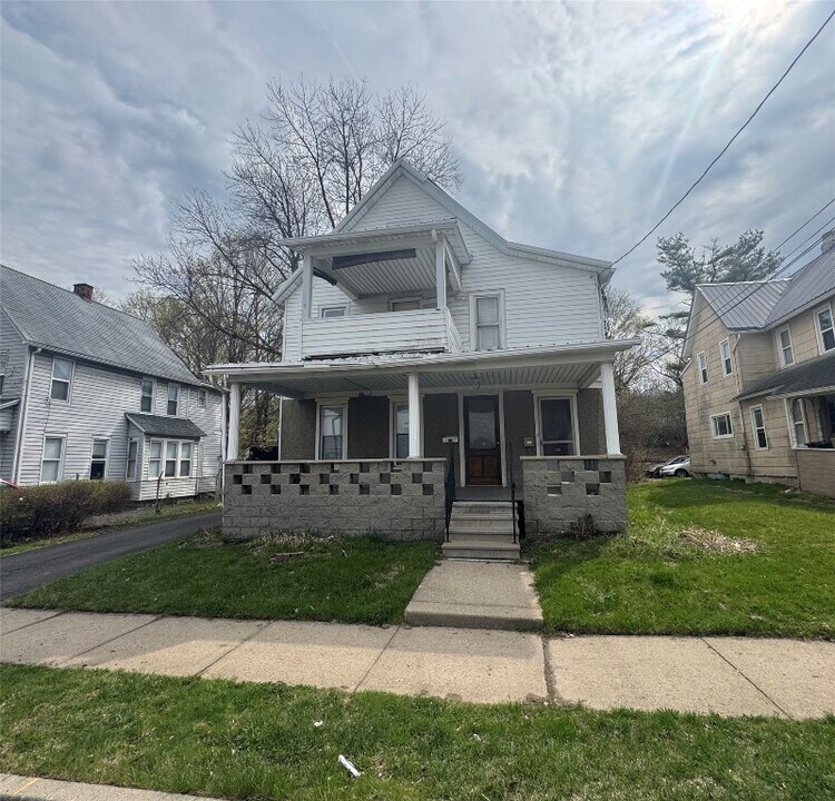 17 Mitchell Ave-Unit -2 in Binghamton, NY - Building Photo