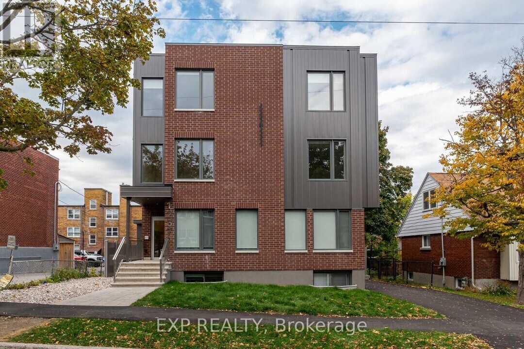 1267 Summerville Ave in Ottawa, ON - Building Photo