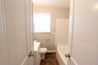 901 Meadowbrook Dr in Birmingham, AL - Building Photo - Building Photo