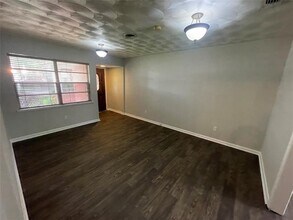108 Brookwood Dr in Richardson, TX - Foto de edificio - Building Photo