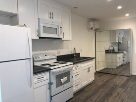 1740 Preuss Rd, Unit ADU in Los Angeles, CA - Building Photo