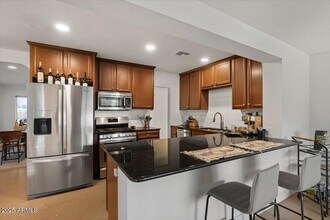 2224 E Sells Dr in Phoenix, AZ - Building Photo - Building Photo