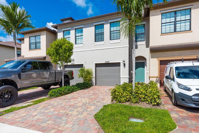 2349 Post St in Palm Springs, FL - Building Photo - Building Photo
