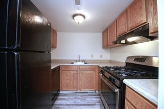 Brighton Apartments in St. Louis, MO - Foto de edificio - Building Photo