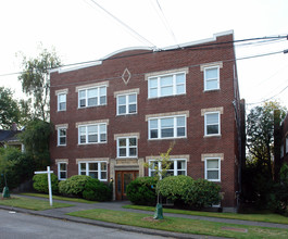 Wallingford Arms Apartments in Seattle, WA - Building Photo - Building Photo