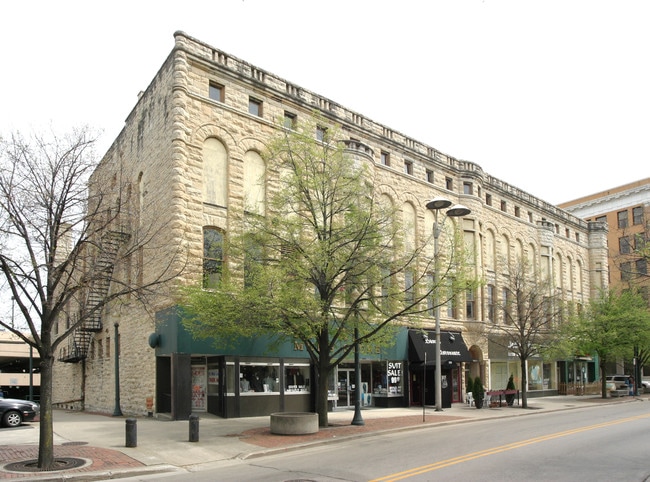 150-154 N Chicago St in Joliet, IL - Building Photo - Building Photo