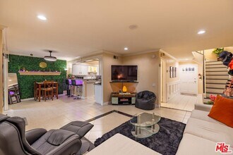8505 Burnet Ave in Los Angeles, CA - Building Photo - Building Photo