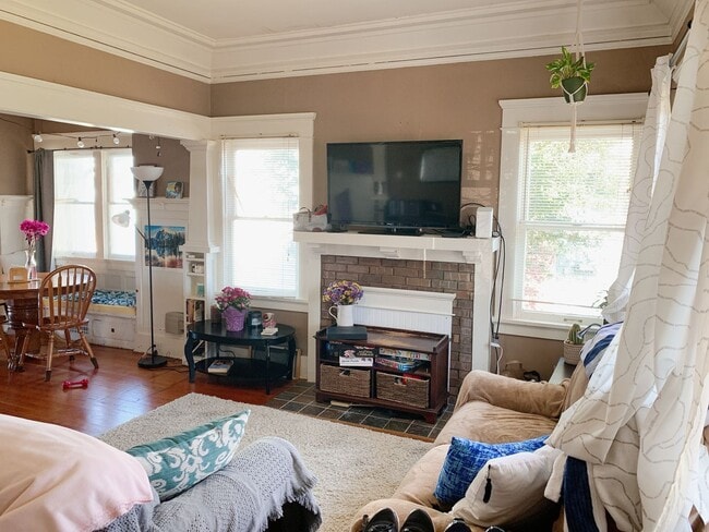 property at 1021 High St