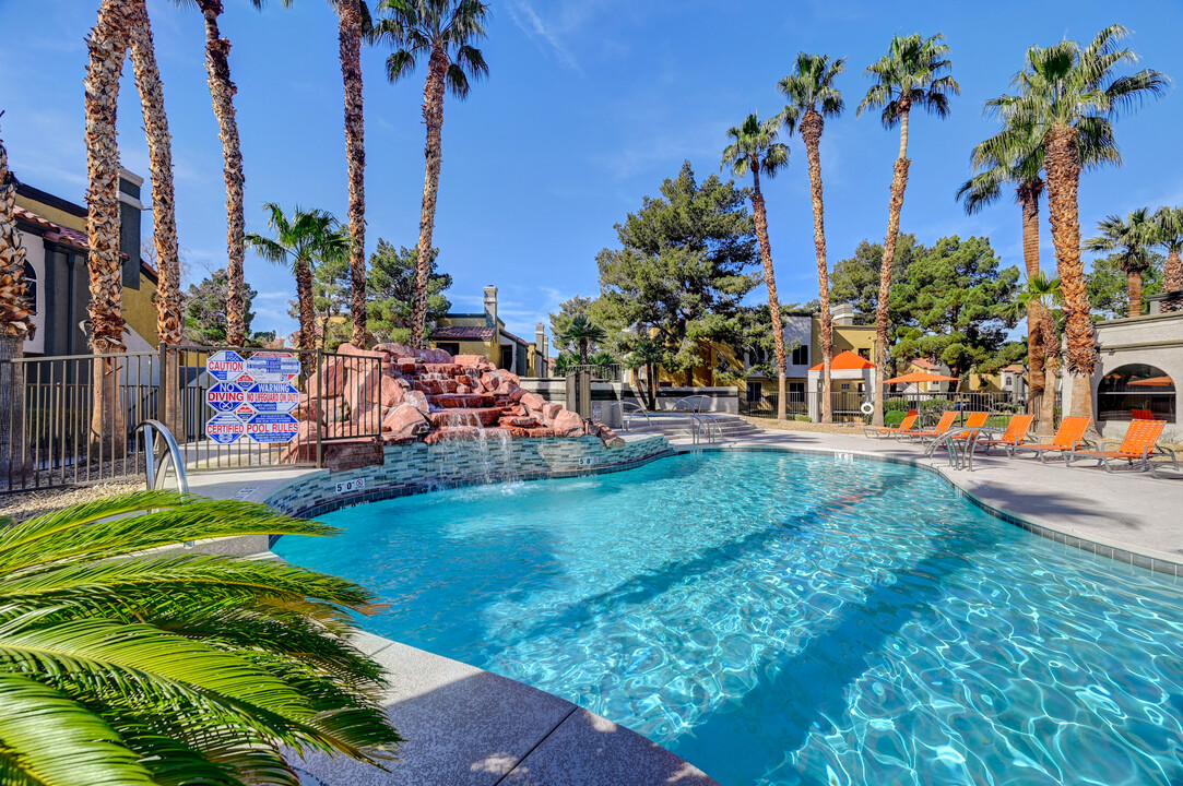 Desert Vistas Apartments in Las Vegas, NV - Building Photo