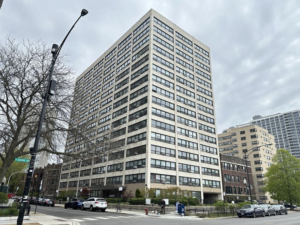 4180 N Marine Dr in Chicago, IL - Building Photo