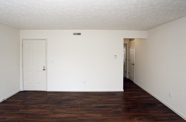 Burberry Place Apartments in Lafayette, IN - Building Photo - Interior Photo