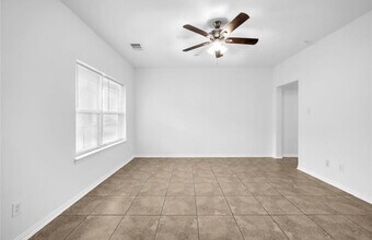 6122 W Mt Houston Rd in Houston, TX - Building Photo - Building Photo