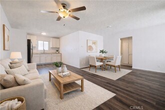 685 E Vista Chino, Unit 1 in Palm Springs, CA - Building Photo - Building Photo