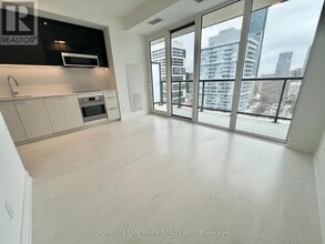 308 Jarvis St in Toronto, ON - Building Photo - Building Photo