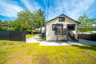 7620 Gilley Ave in Burnaby, BC - Building Photo - Building Photo