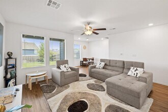 7449 Sparkling Light Dr in Austin, TX - Building Photo - Building Photo