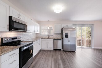 7809 Hollow Oak in Live Oak, TX - Building Photo - Building Photo