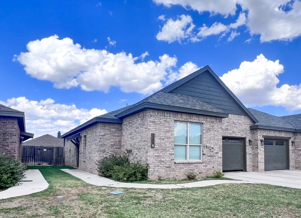 1706 102nd St in Lubbock, TX - Building Photo