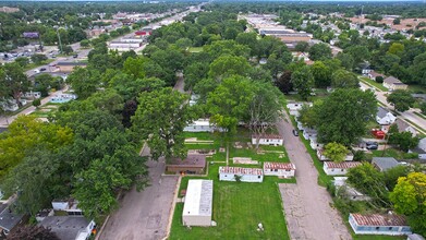 Continental Mobile Home Community in Warren, MI - Foto de edificio - Building Photo