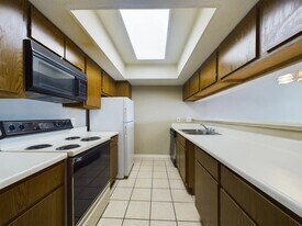 2824 S Bartell Dr in Houston, TX - Building Photo